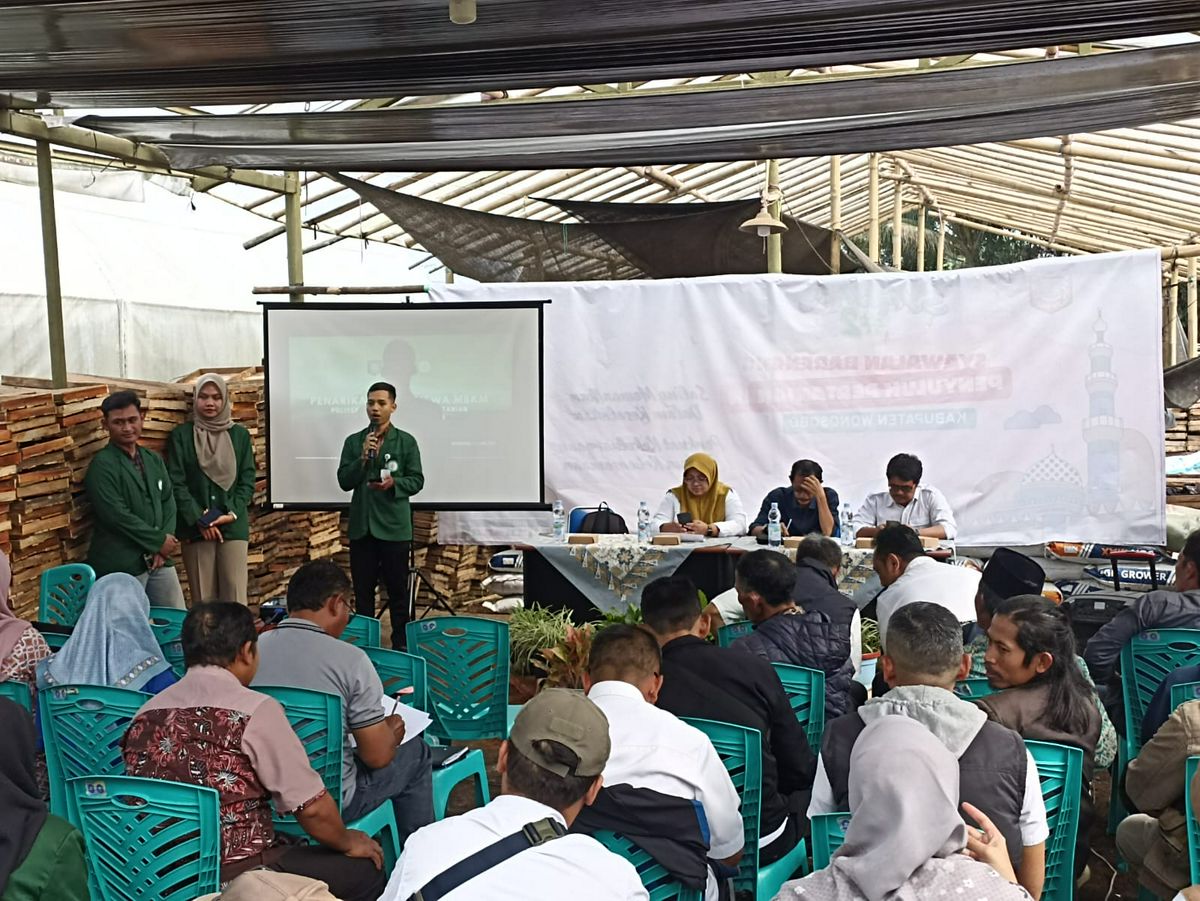 PELATIHAN PEMBUATAN PEMBENAH TANAH PLUS-PLUS